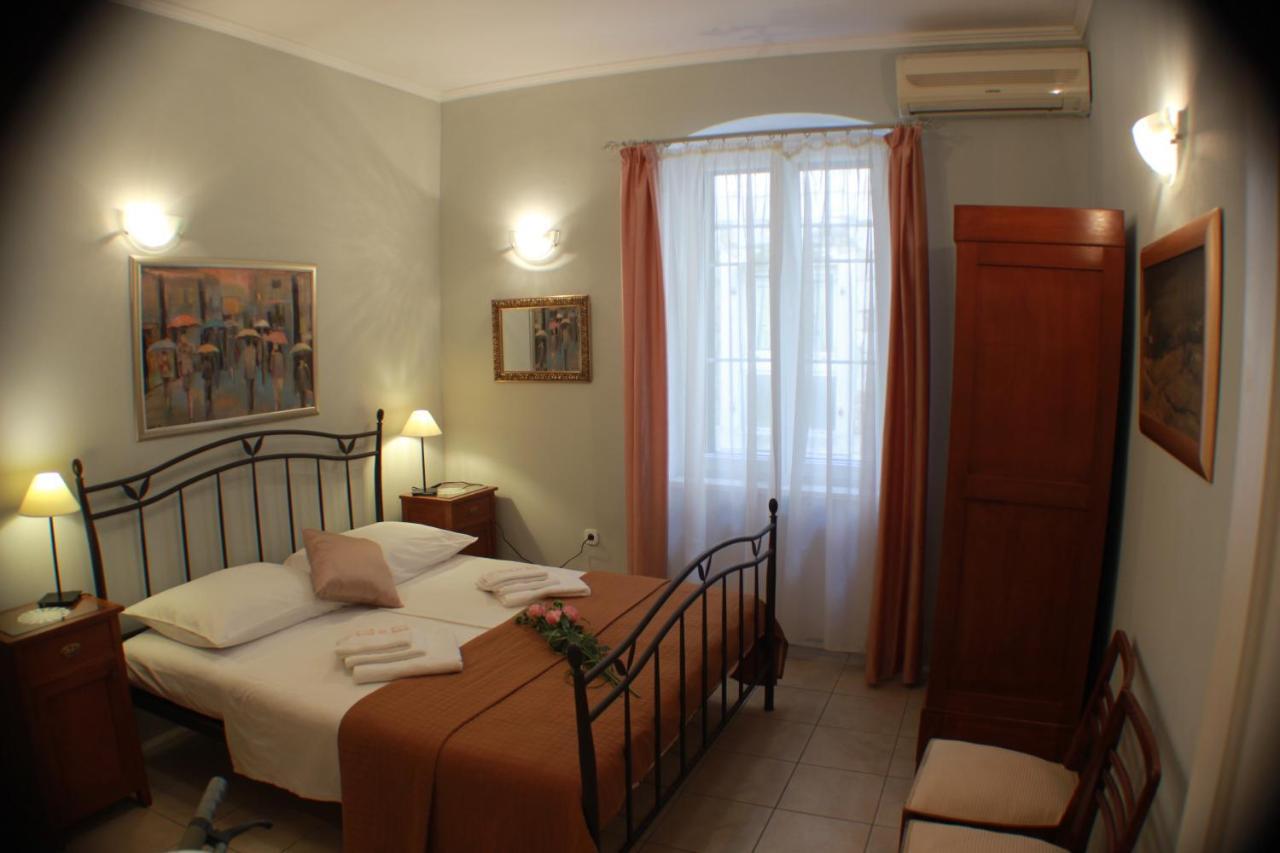 Adagio Theatre Apartment Split Exterior foto