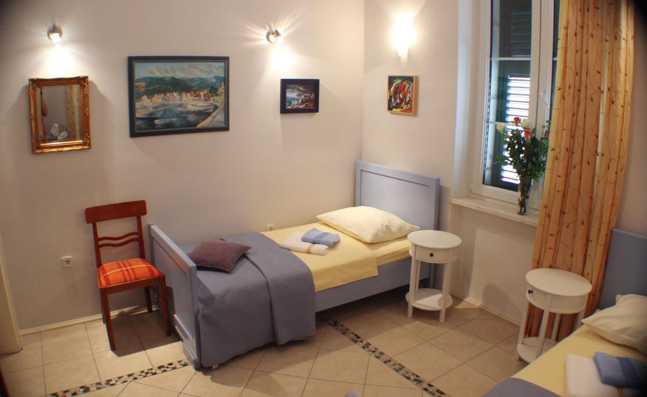 Adagio Theatre Apartment Split Exterior foto